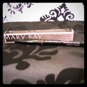 Mary Kay Lip Liner in Chocolate